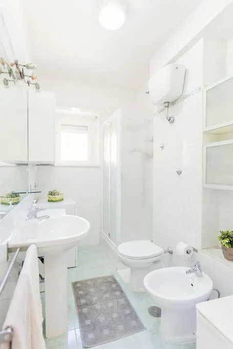Casa Kalimera Appartamento Vicino Metro A Turistica Rome Apartment
