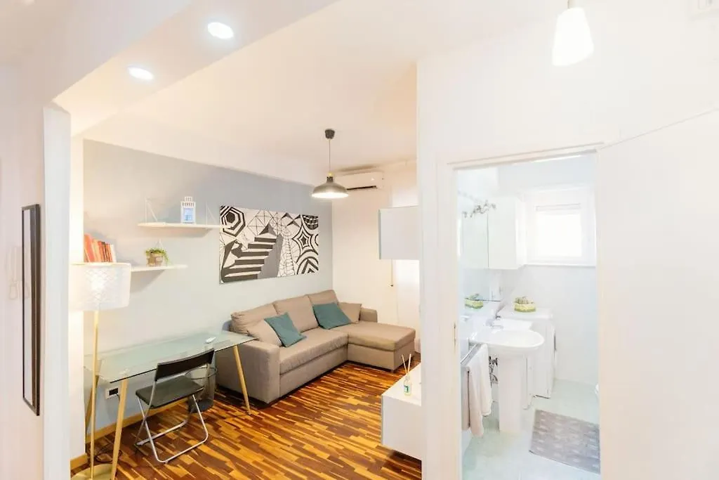 Apartment Casa Kalimera Appartamento Vicino Metro A Turistica Rome Italy